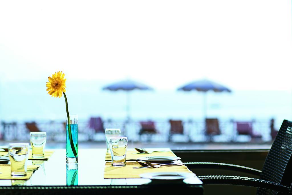 Taj Cidade De Goa Heritage, Goa Santa Cruz エクステリア 写真 The beach at the hotel